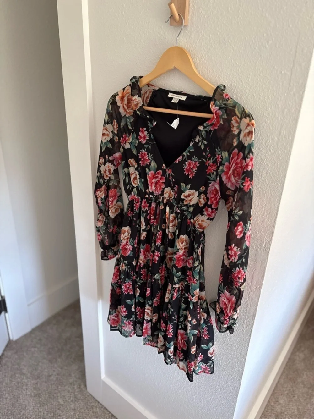American Eagle Outfitters Black Floral Long-Sleeve Tiered Dress